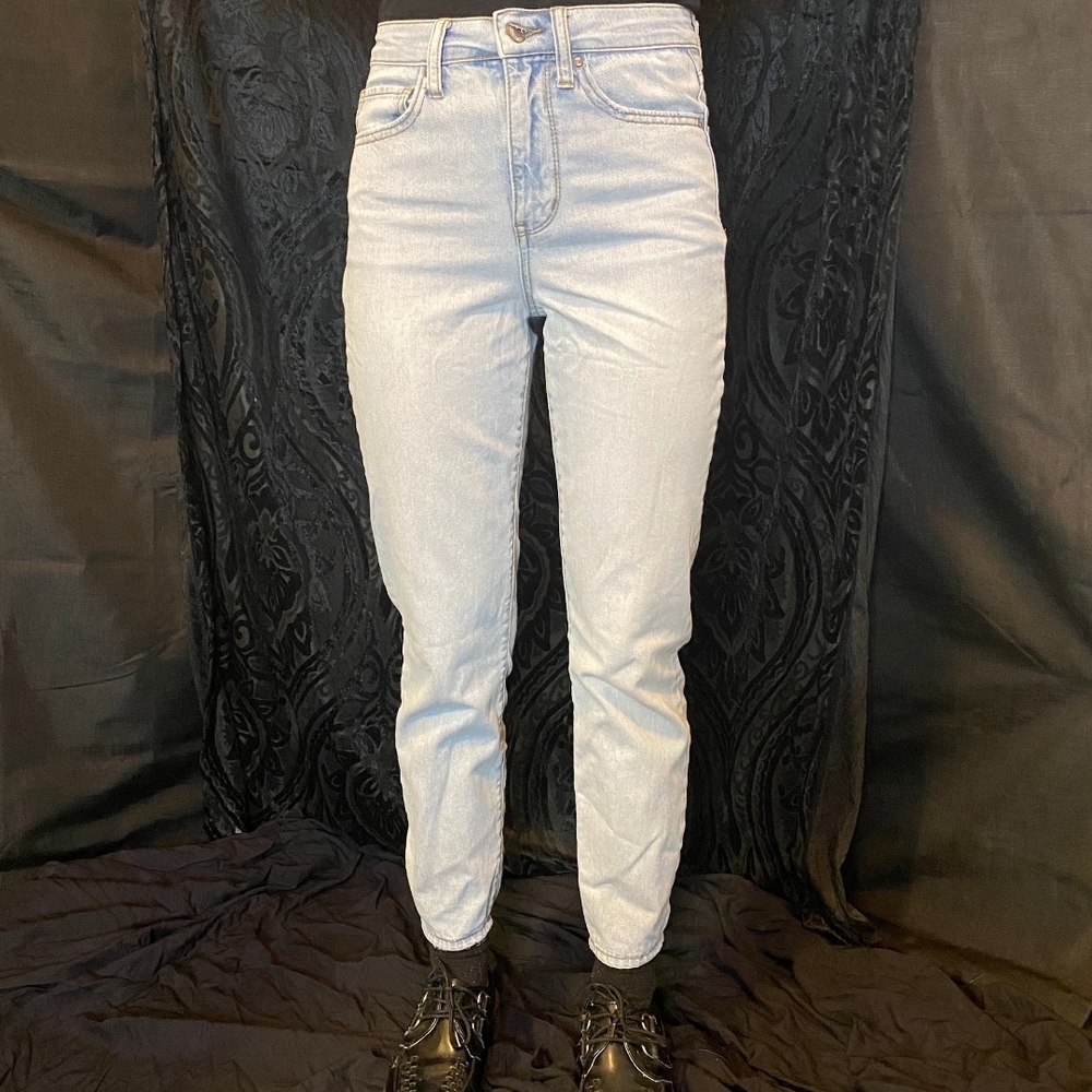 RSQ Light Wash High-Rise Straight Mom Jeans Size 3/26"